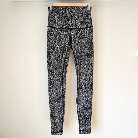 Lululemon EUC Wunder Under Pant (Hi-Rise)
Luon Suited Jacquard Black White - Picture 3 of 14
